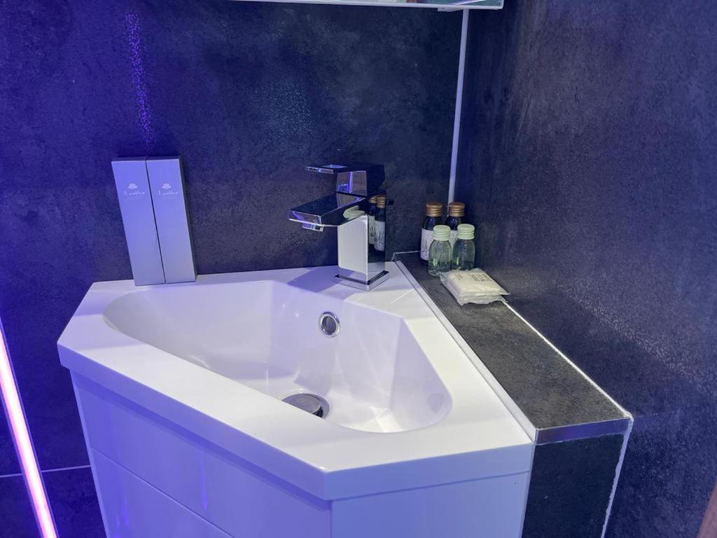 #4 Tgha Luxury One Bedroom Apartment In את'לון מראה חיצוני תמונה